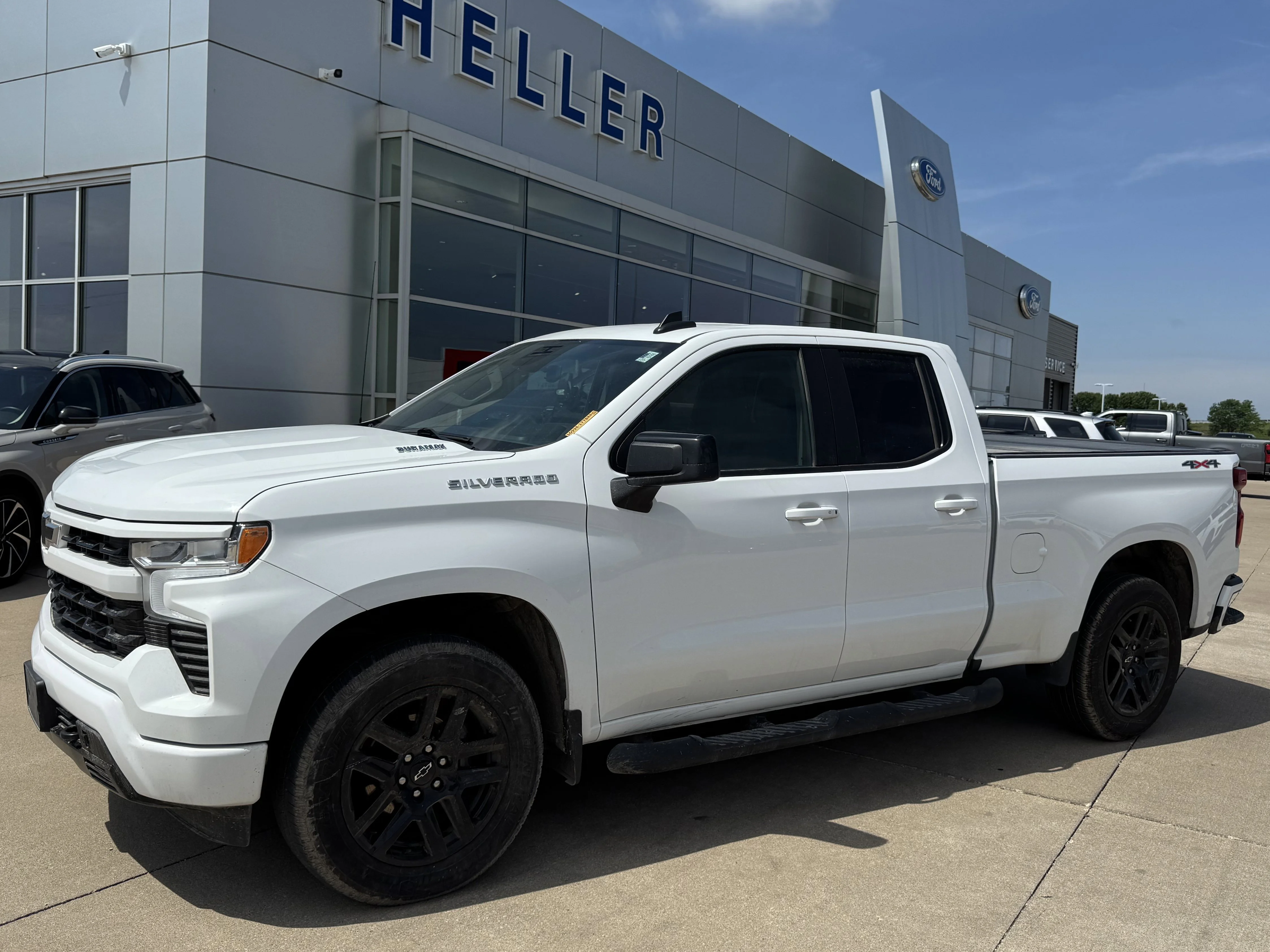 Used 2024 Summit White Chevrolet RST image 3