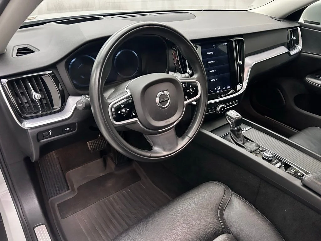 Used 2020 Silver Volvo T5 image 11