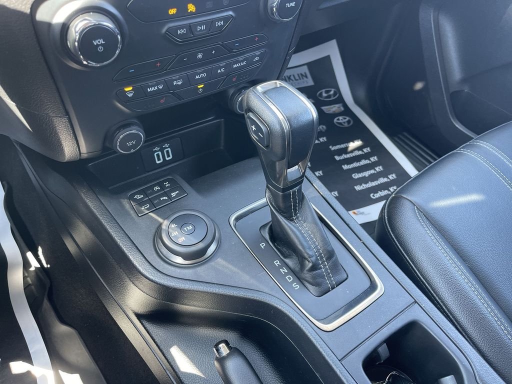 Used 2020 White Ford Lariat image 20