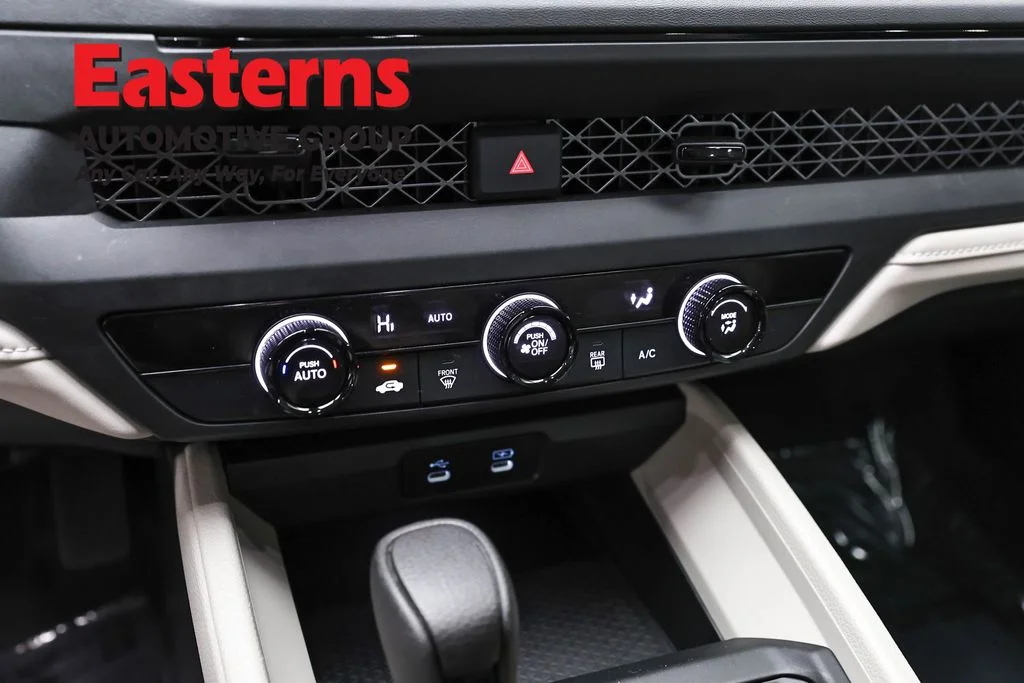 Used 2025 White Honda LX image 19