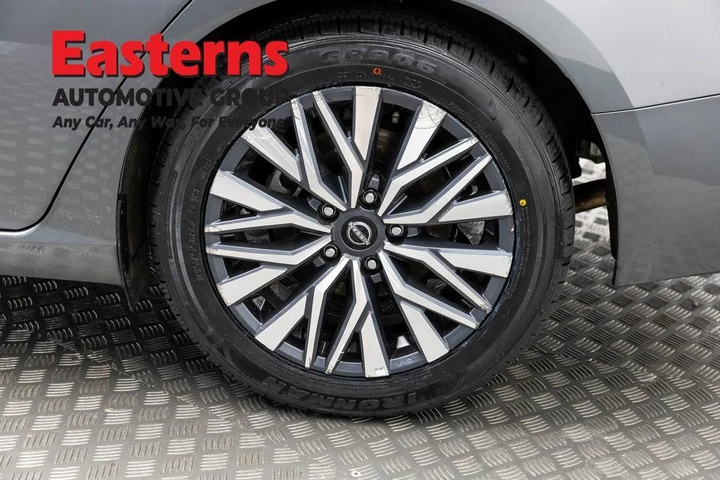Used 2025 Gray Nissan 2.5 SV image 35