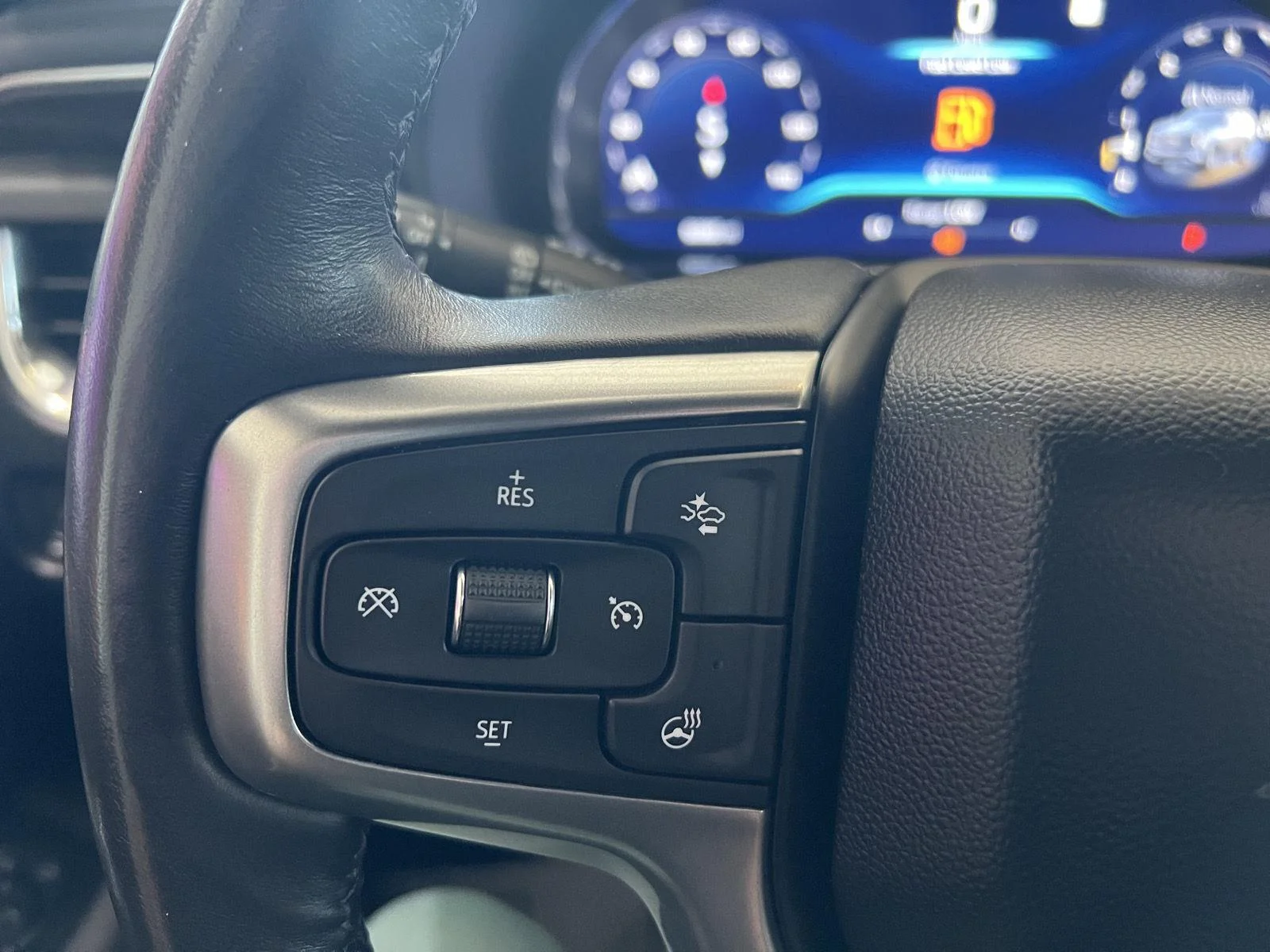 Used 2022 Summit White Chevrolet Z71 image 22