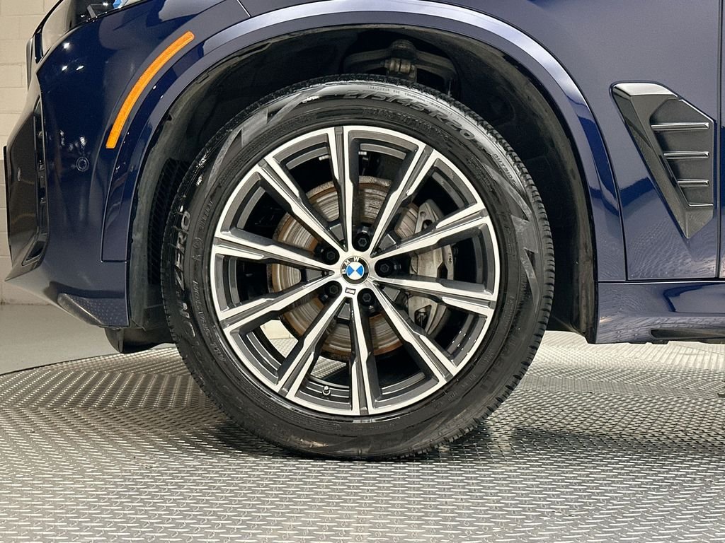 Used 2025 Blue BMW xDrive40i image 17