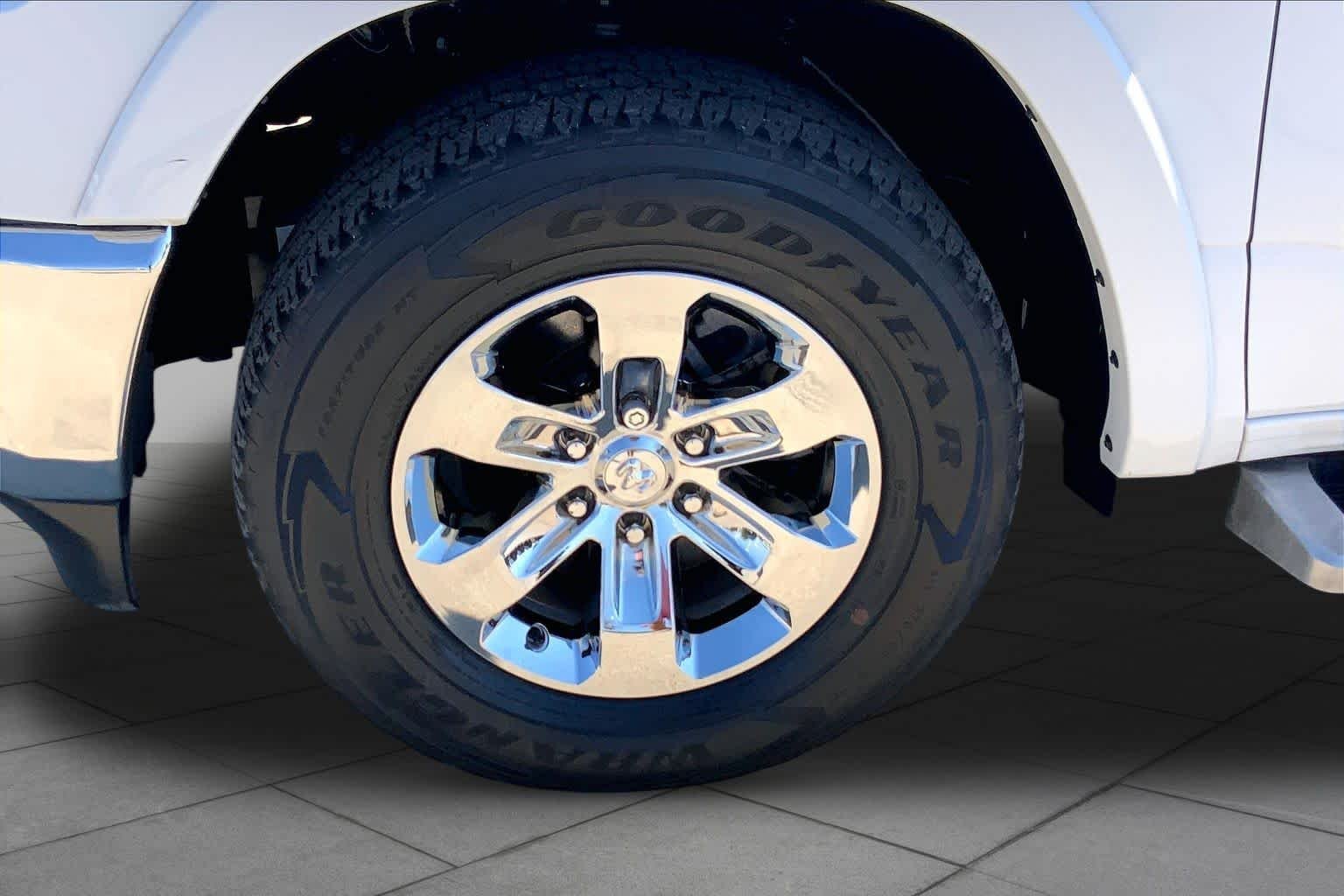 Used 2021 Bright White Clearcoat Ram Laramie image 11