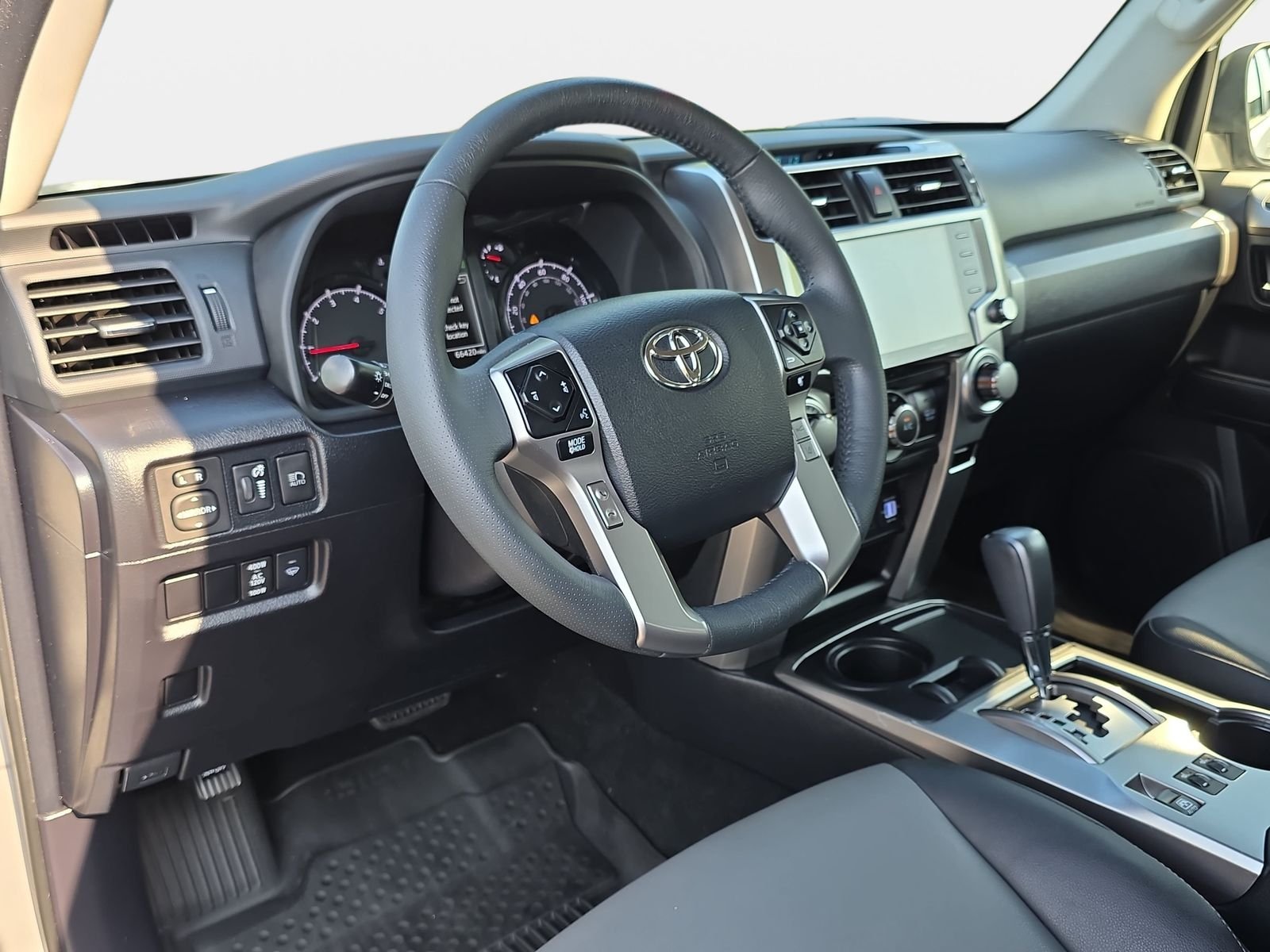 Used 2022 Silver Toyota SR5 Premium image 15