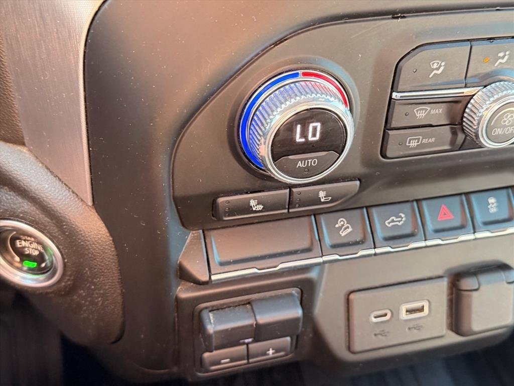 Used 2021 Cayenne Red Tintcoat GMC SLE image 18