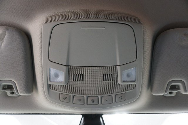 Used 2020 GREY Ford SE image 35