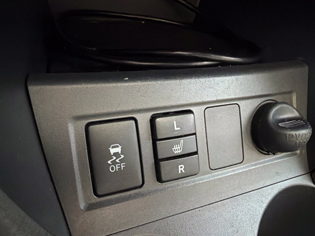 Used 2009 Silver Toyota Limited image 21