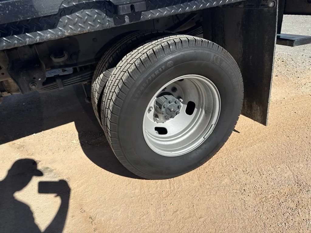 2025 Ford F-350 Super Duty Chassis Cab XL - Photo 20