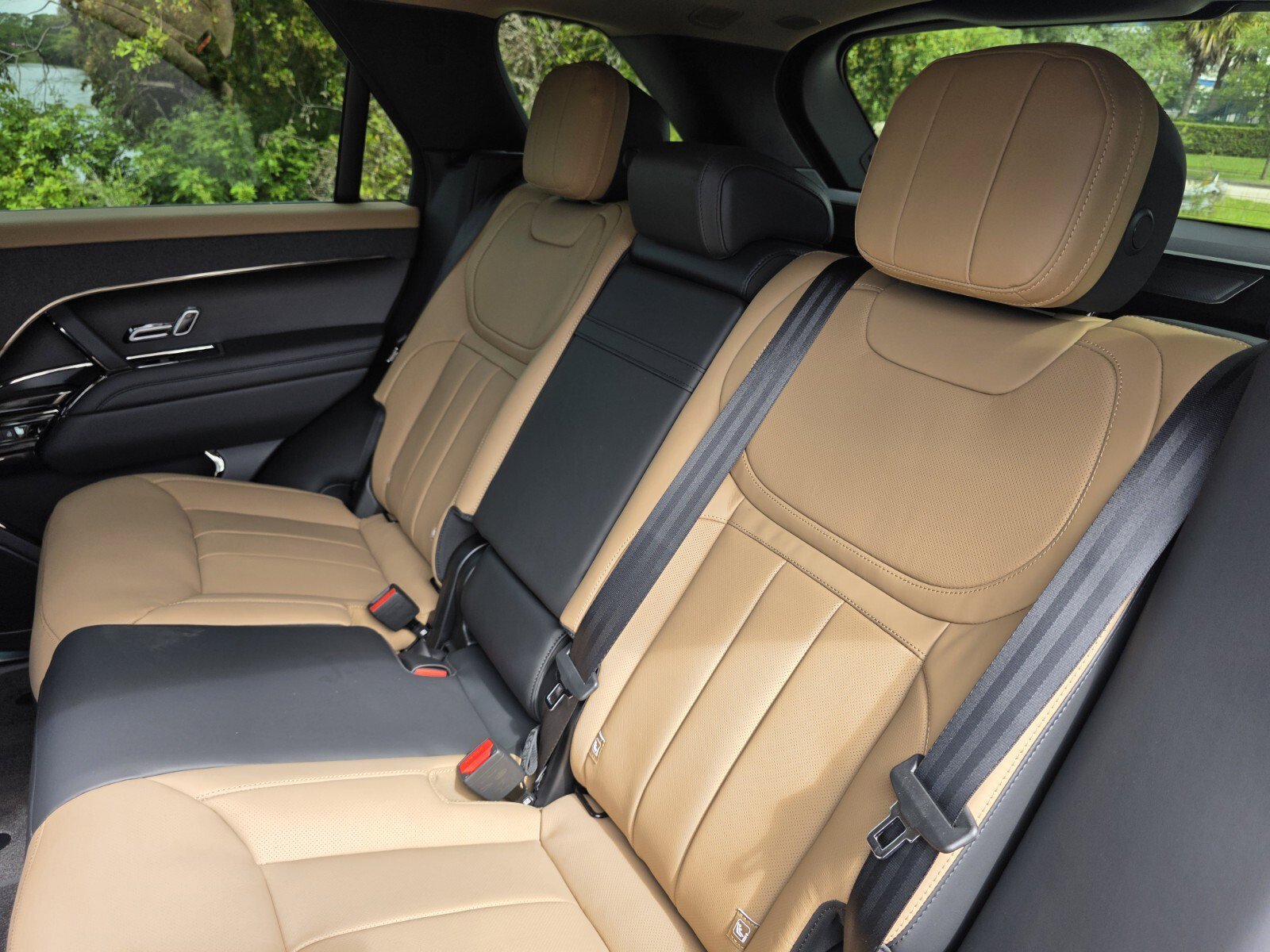 New 2026 Giola Green Land Rover Dynamic SE image 14