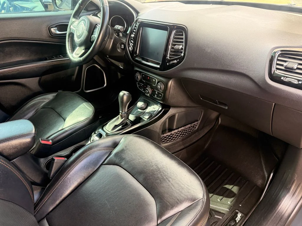 Used 2018 Black Jeep Limited image 3