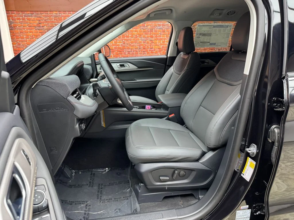 New 2026 Agate Black Metallic Ford Active image 23