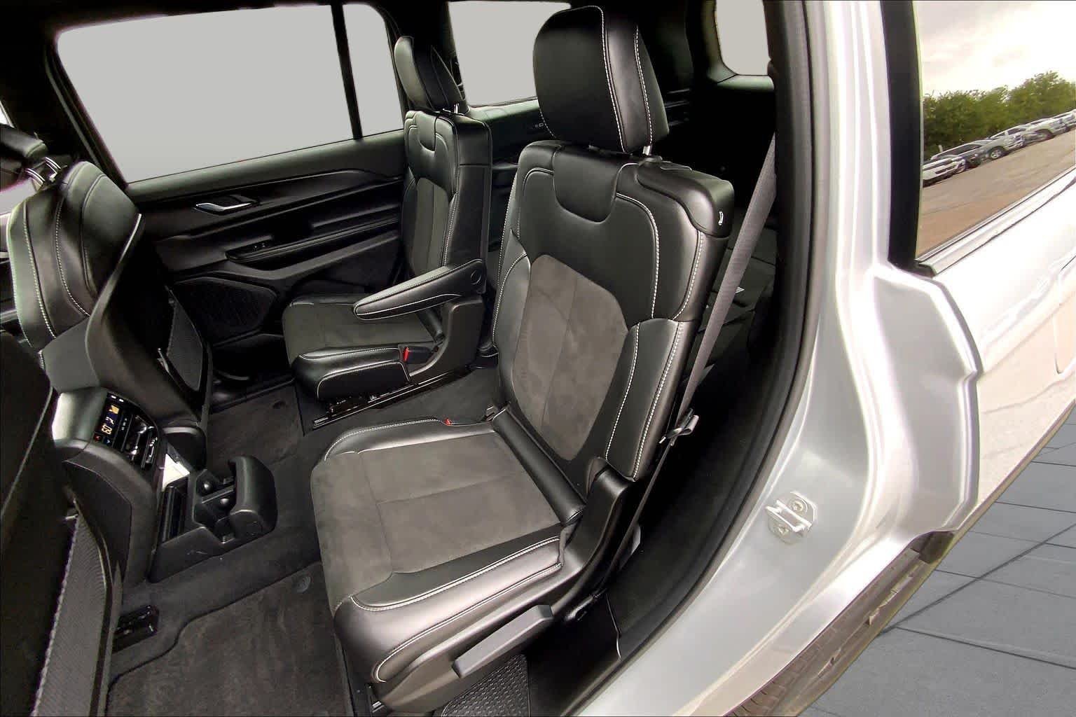 Used 2025 Silver Zynith Jeep Altitude X image 19
