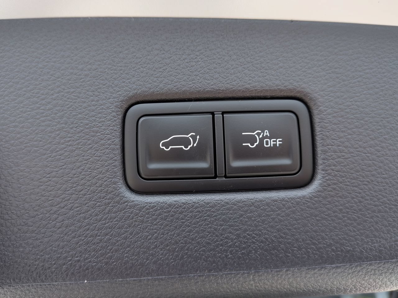 New 2026 Ceramic Silver Kia SX Prestige image 33