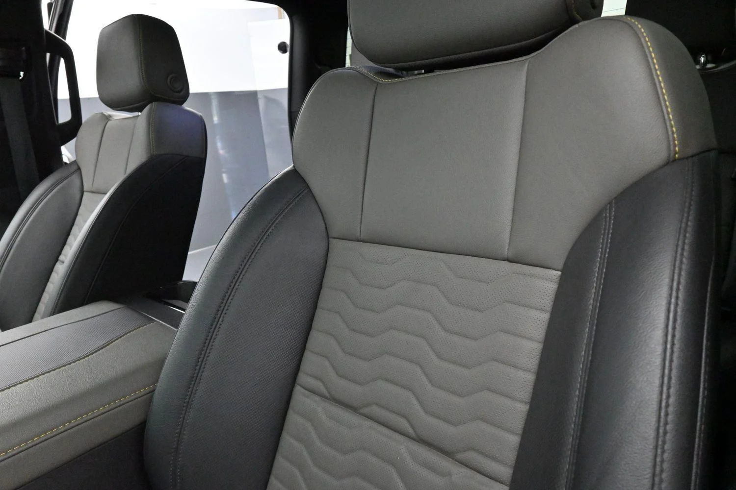 Used 2025 Slate Gray Metallic Chevrolet ZR2 image 15