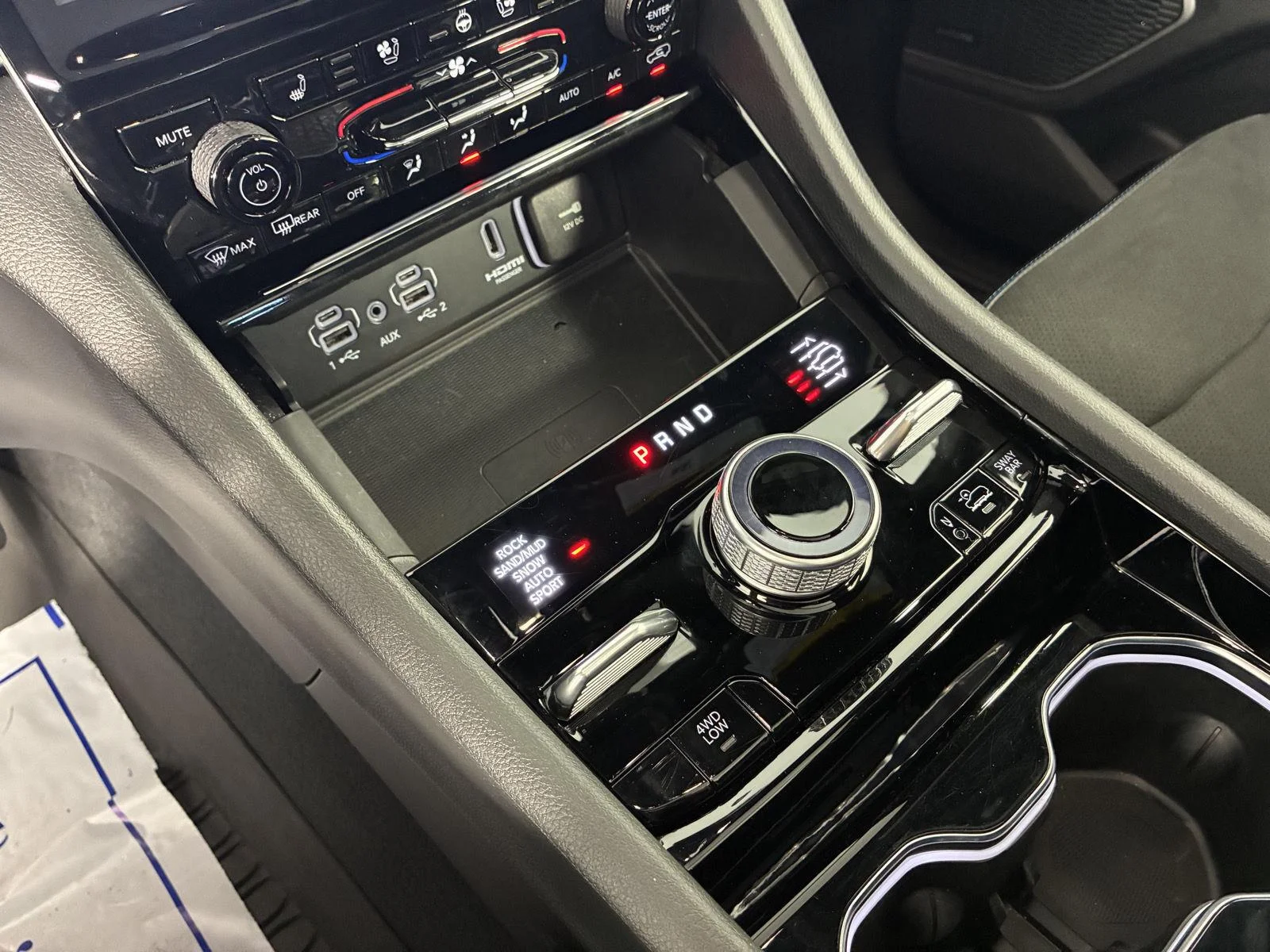 Used 2023 Silver Zynith Jeep Trailhawk image 41