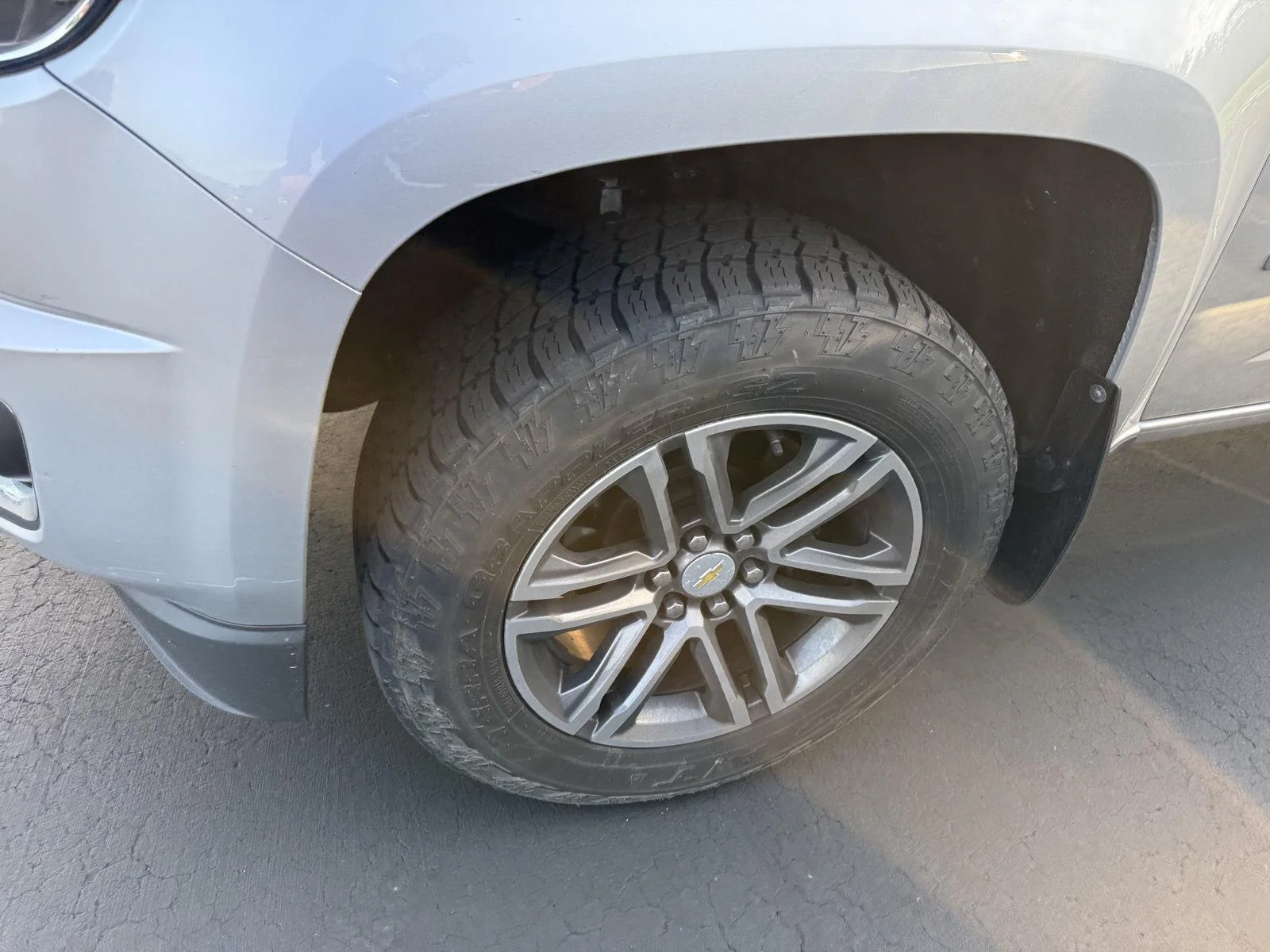 Used 2019 SILVER ICE METALLIC Chevrolet 4WD Work Truck image 4