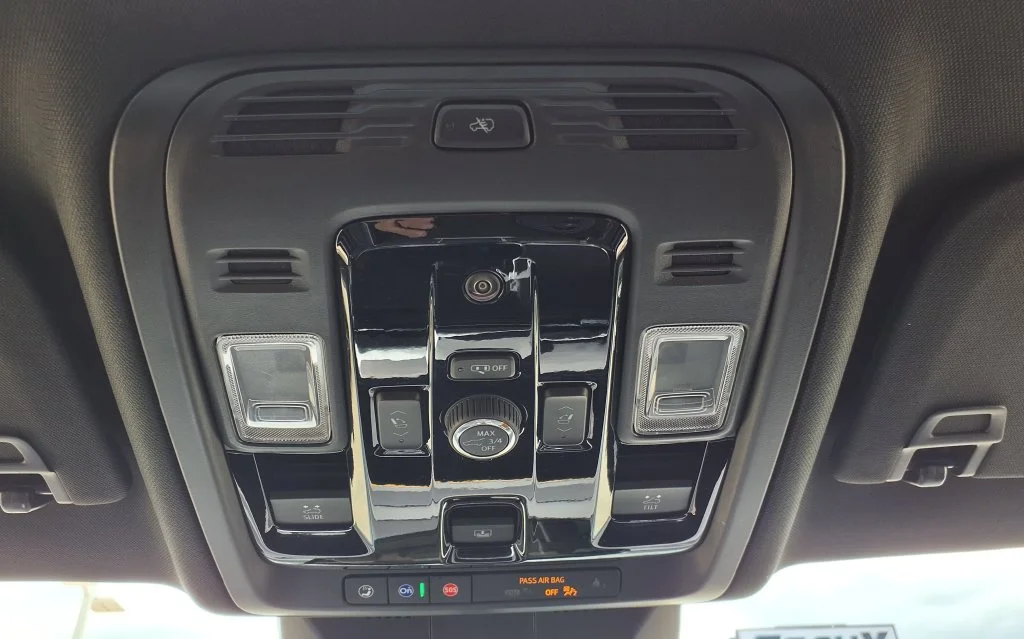 Used 2025 Black Cadillac Sport image 27