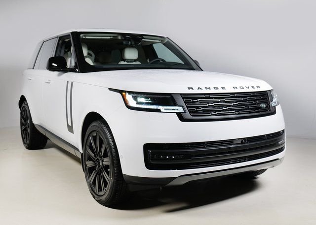 New 2026 Fuji White Land Rover SE image 10