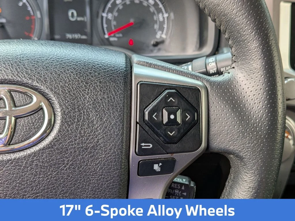 Used 2022 Blue Toyota SR5 image 22