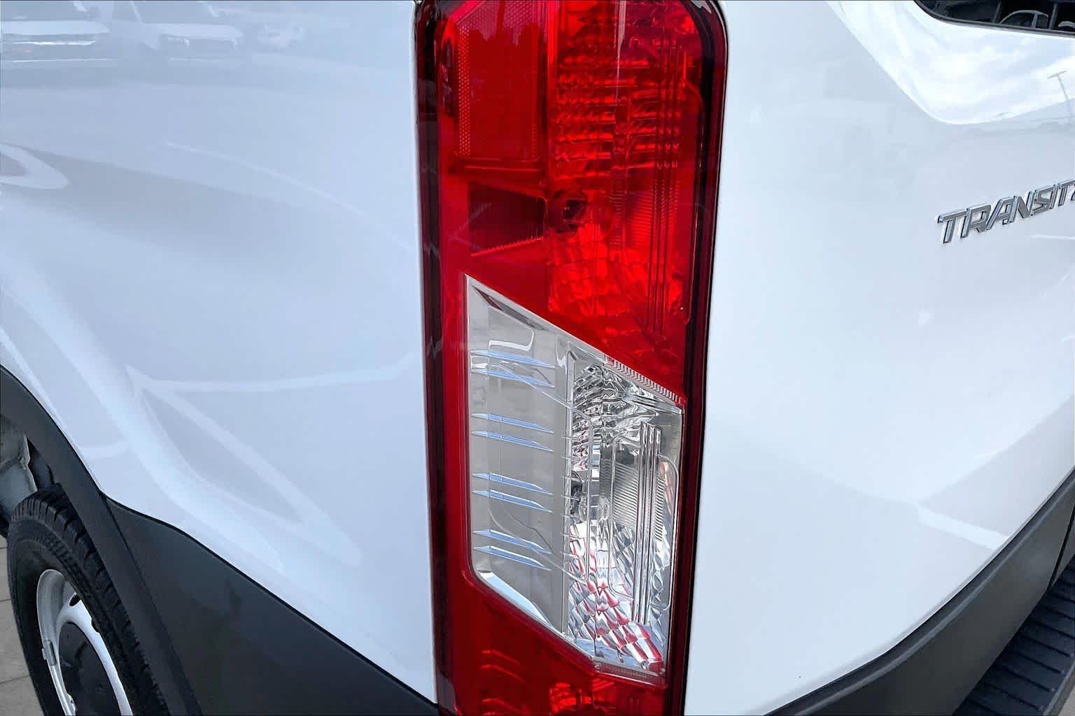 Used 2024 Oxford White Ford  image 24