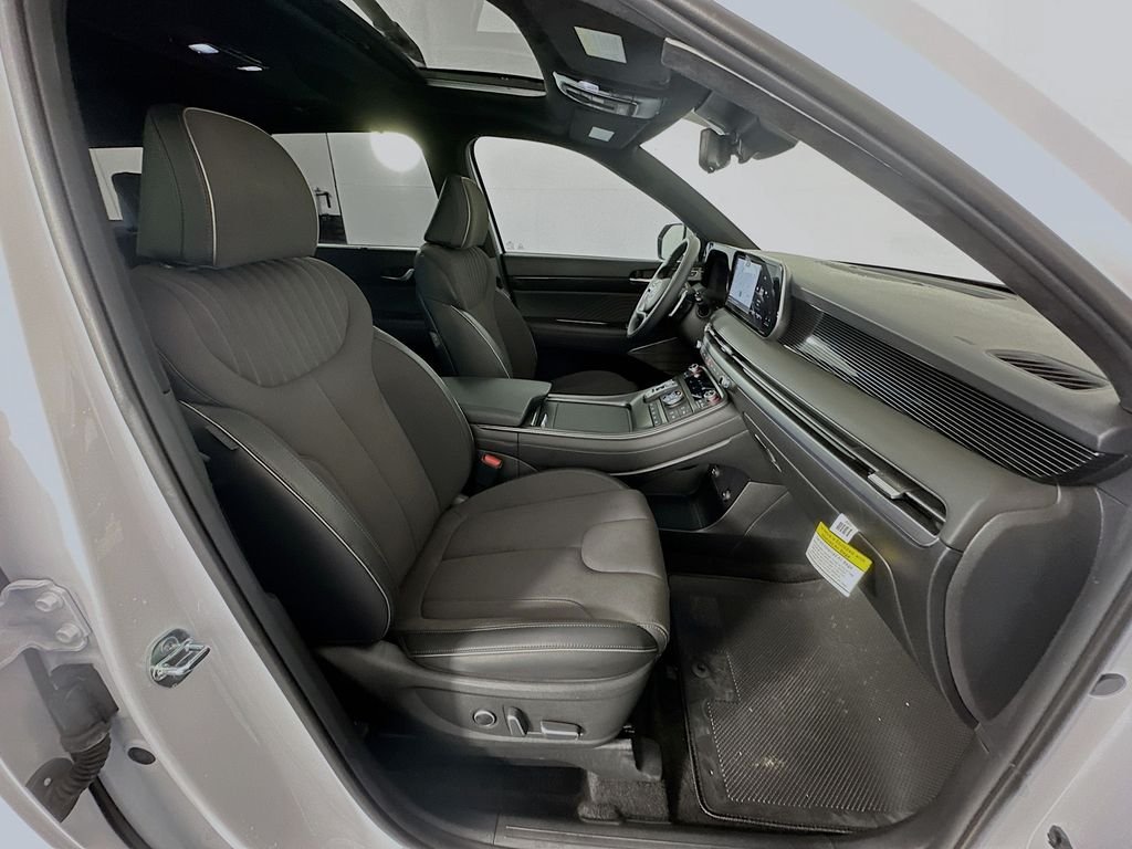 Used 2025 White Hyundai Calligraphy Night Edition image 29
