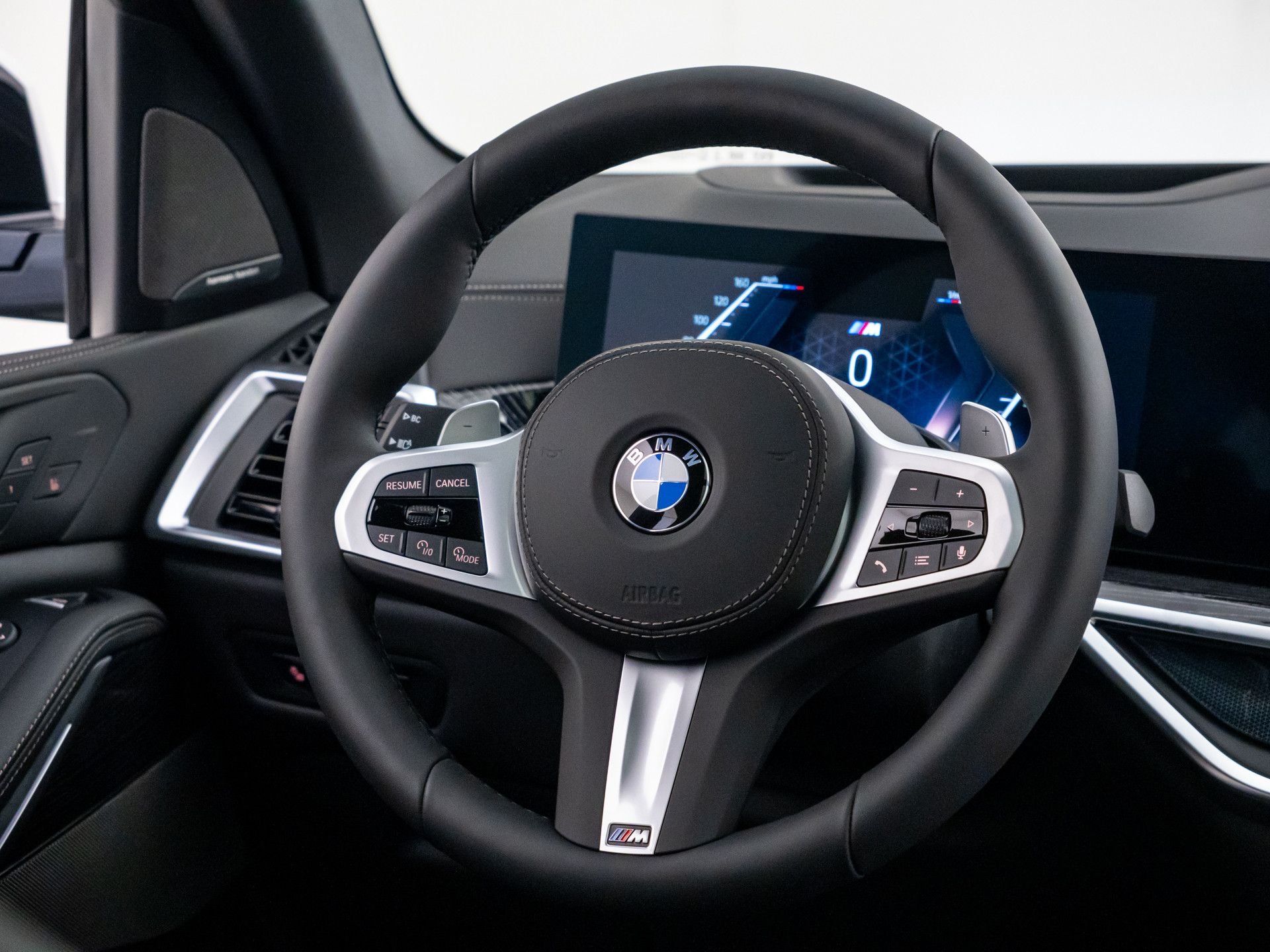 New 2026 Mineral White Metallic BMW xDrive40i image 12