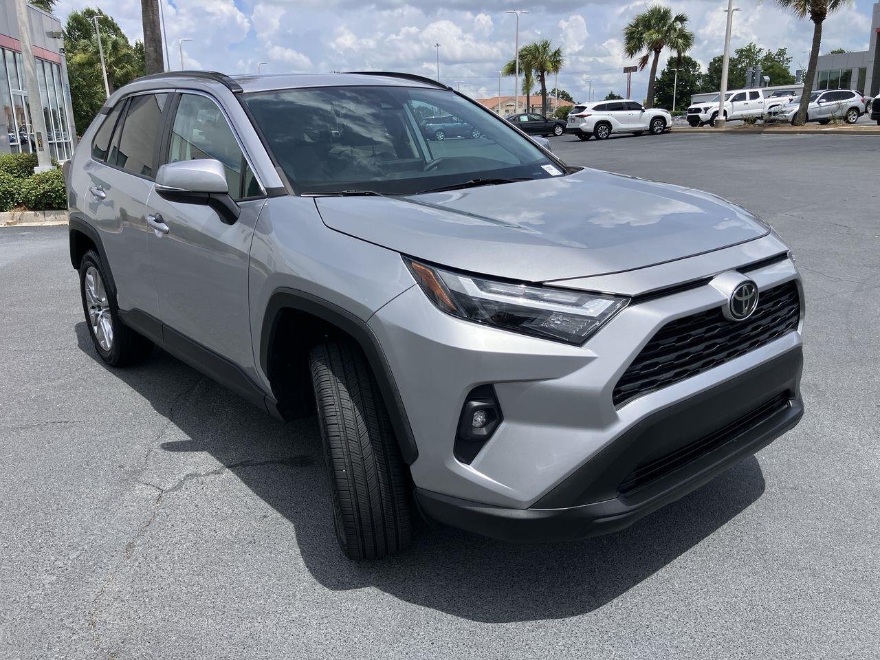 Used 2023 Silver (Silver Sky Metallic) Toyota XLE Premium AWD image 7