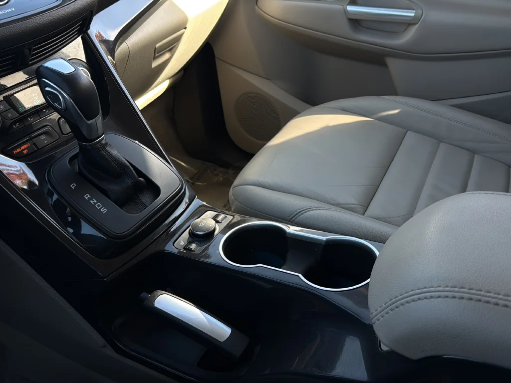 Used 2016 White Platinum Clearcoat Metallic Ford Titanium image 14