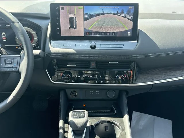 2025 Nissan Rogue Platinum - Photo 11