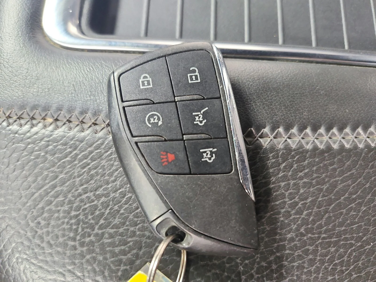 Used 2023 Silver GMC Denali image 38
