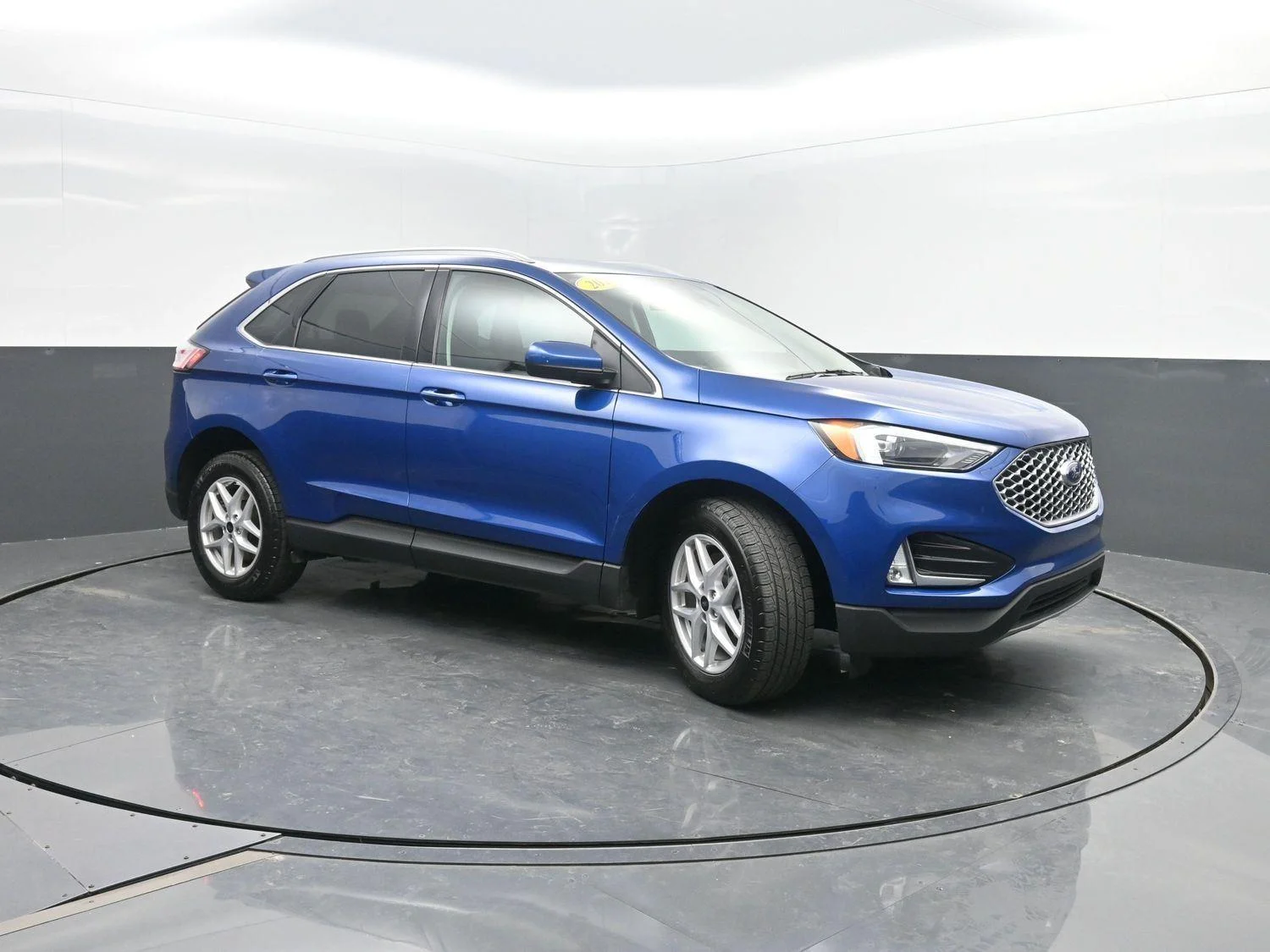 Used 2024 Atlas Blue Ford SEL image 4