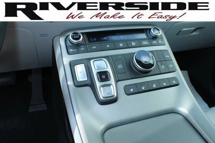 Used 2025 Moonlight Cloud Hyundai SEL Premium 7P image 12