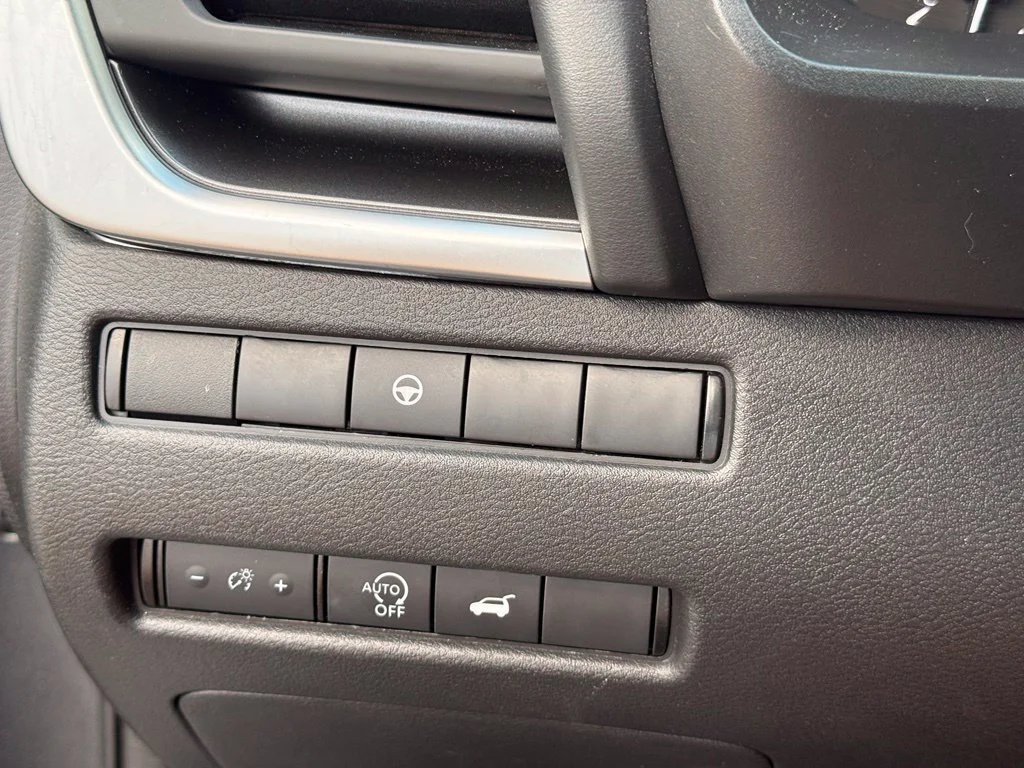 Used 2025 Gray Nissan SV image 17