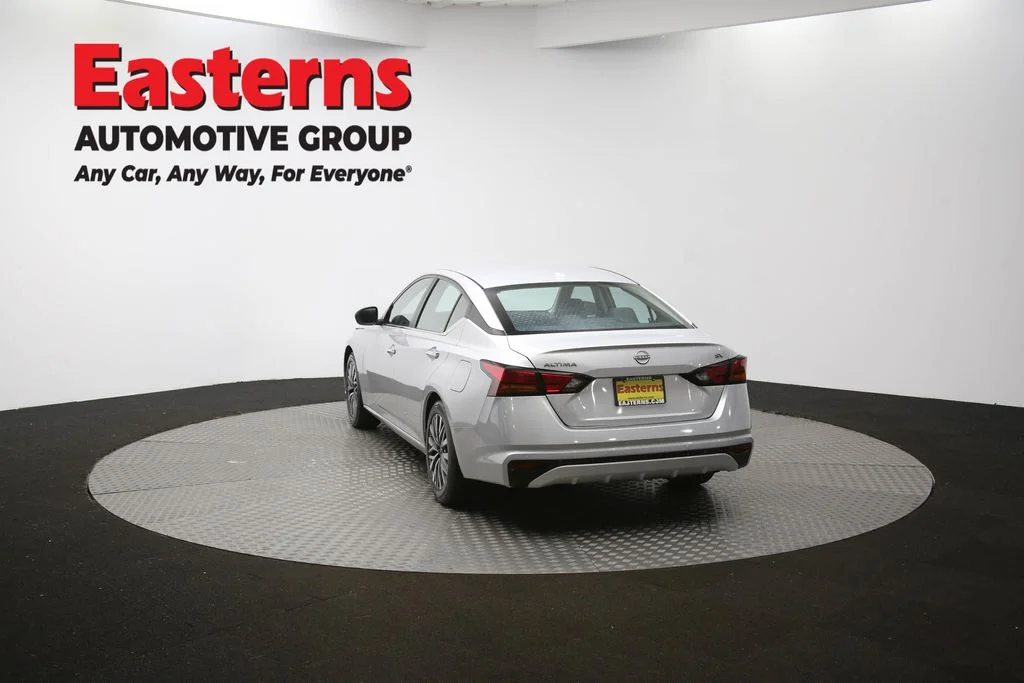 Used 2023 Silver Nissan 2.5 SR image 35