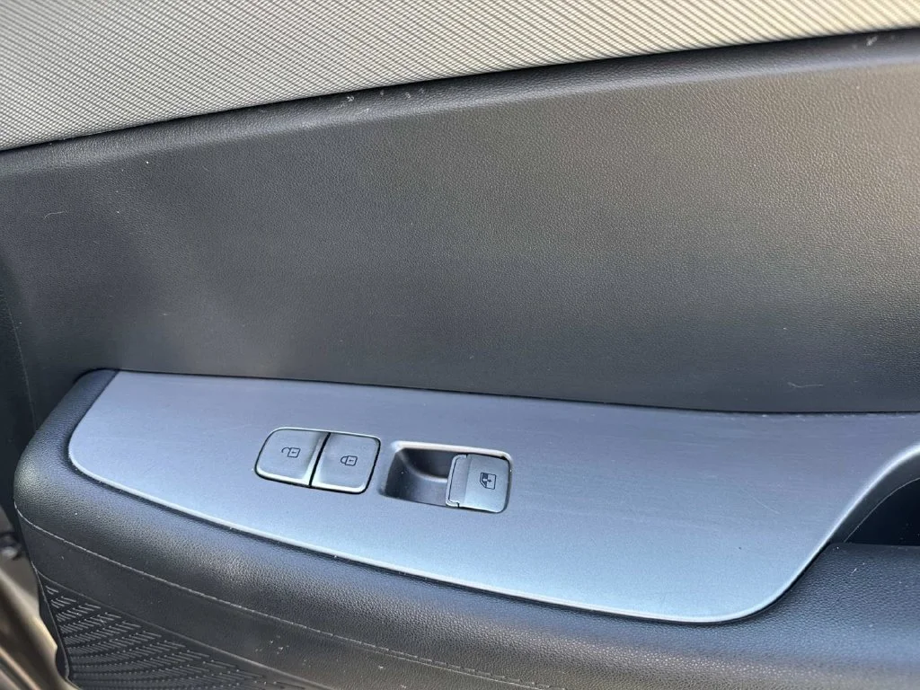 Used 2025 Gray Hyundai SEL image 28