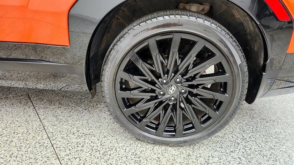 Used 2024 Terracotta Orange Hyundai Calligraphy AWD image 9