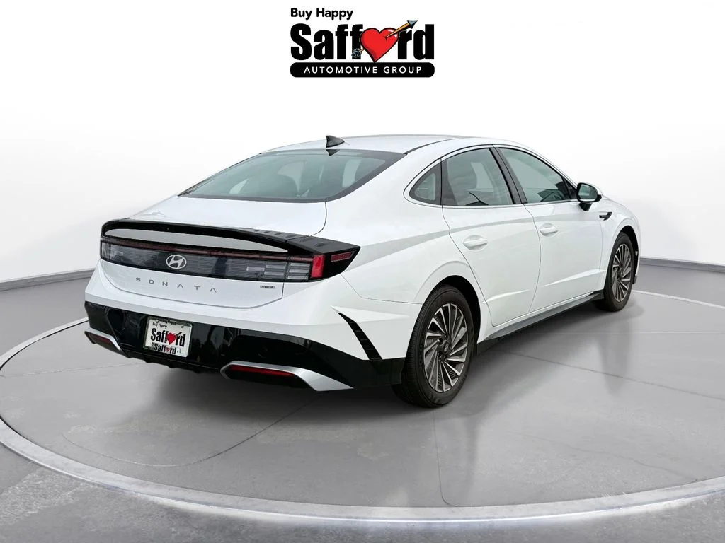 Used 2025 White Hyundai SEL image 8