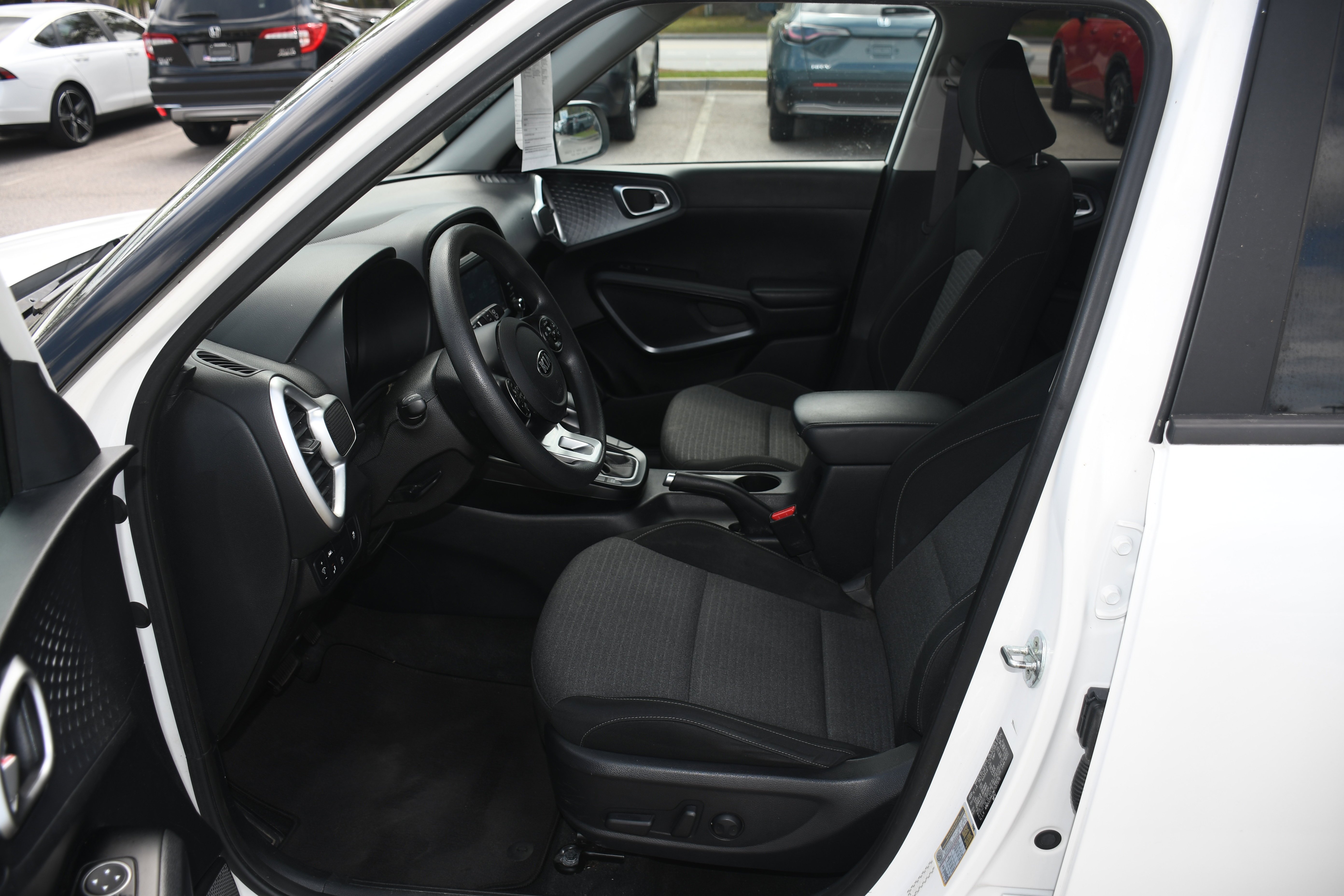 Used 2021 White Kia S image 6