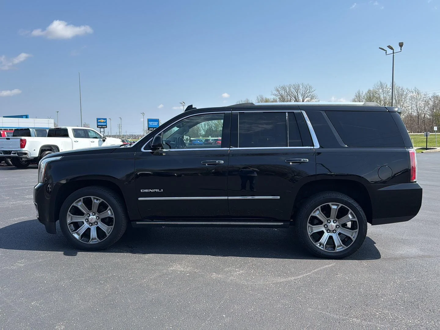Used 2017 Onyx Black GMC Denali image 7