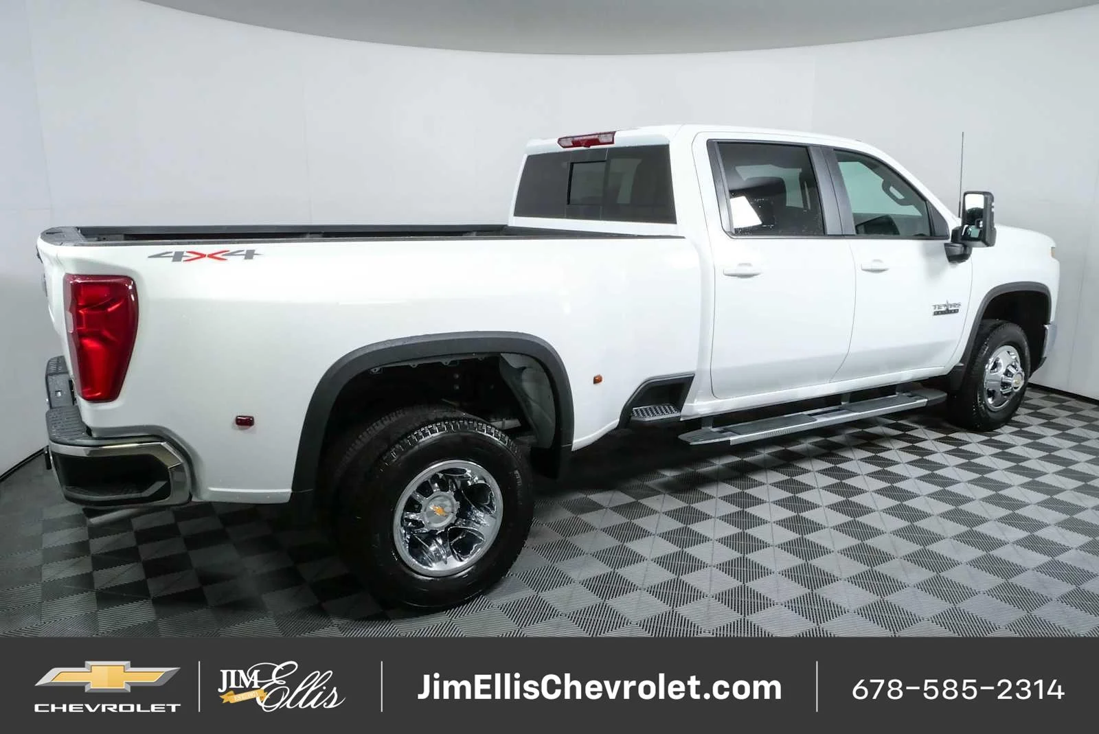 New 2026 Summit White Chevrolet LT DRW image 2