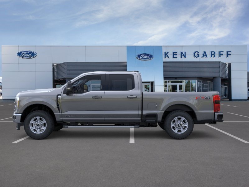 New 2026 Carbonized Gray Metallic Ford XLT image 3