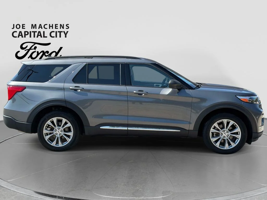 Used 2023 Gray Metallic Ford XLT image 3