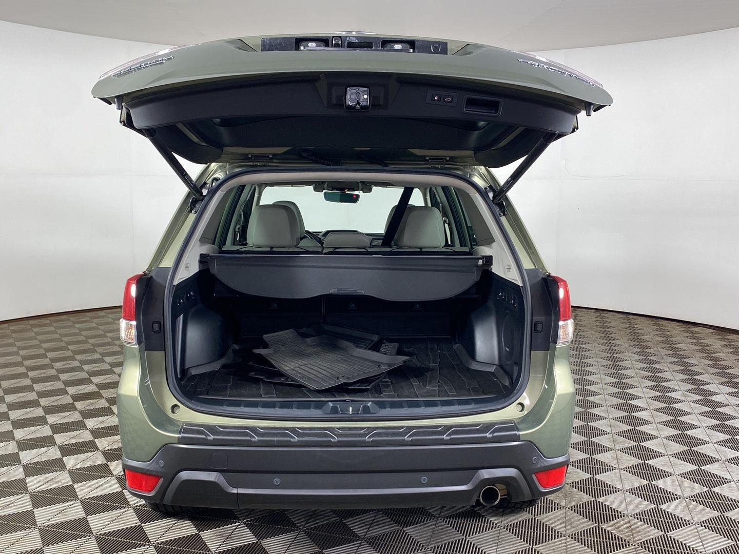 Used 2020 Jasper Green Metallic Subaru Limited image 7