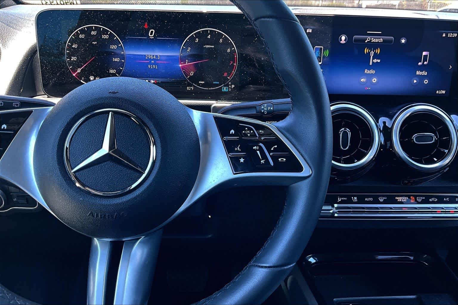 Used 2026 Night Black Mercedes-Benz GLB 250 image 25