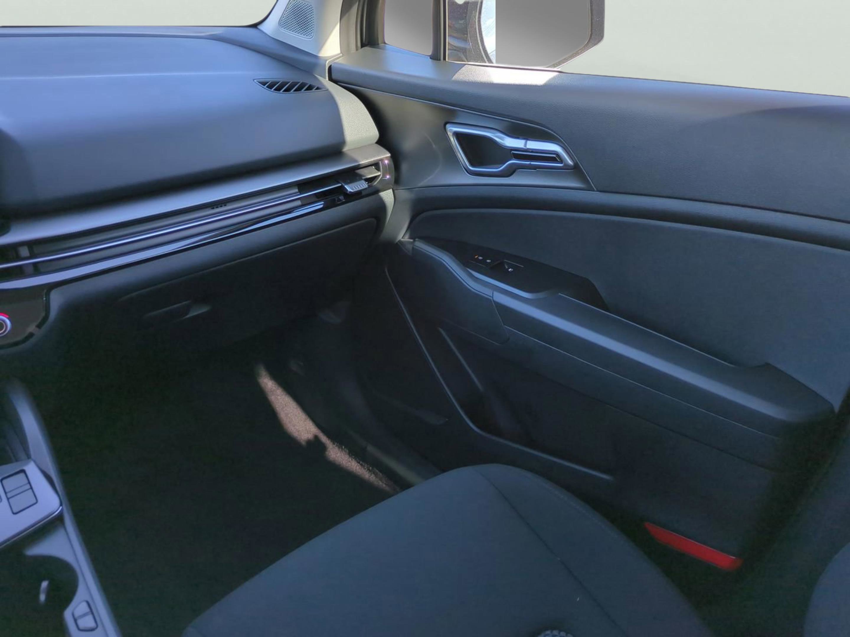 New 2026 Fusion Black Kia LX image 18