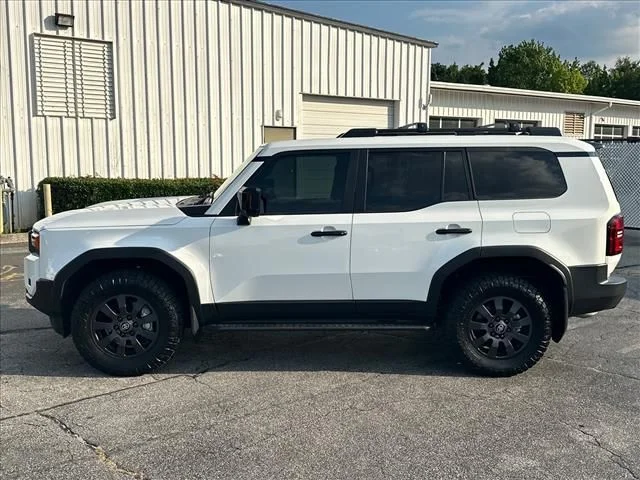 Used 2025 White Toyota Base image 7