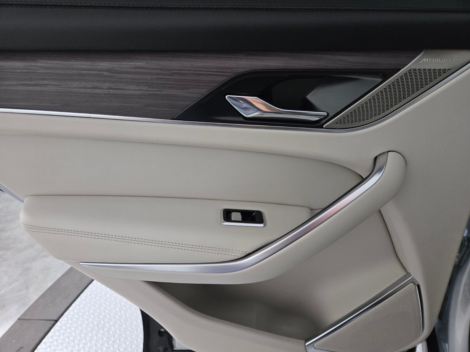 2023 Jaguar F-Pace S - Photo 21