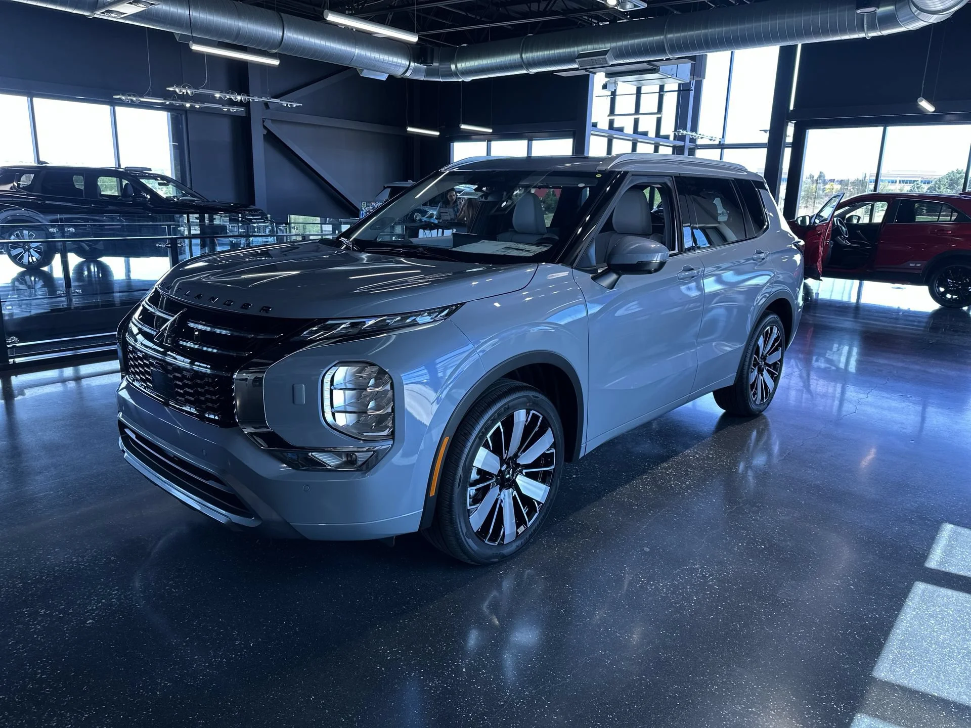New 2026 Moonstone Gray Metallic Mitsubishi SEL image 4
