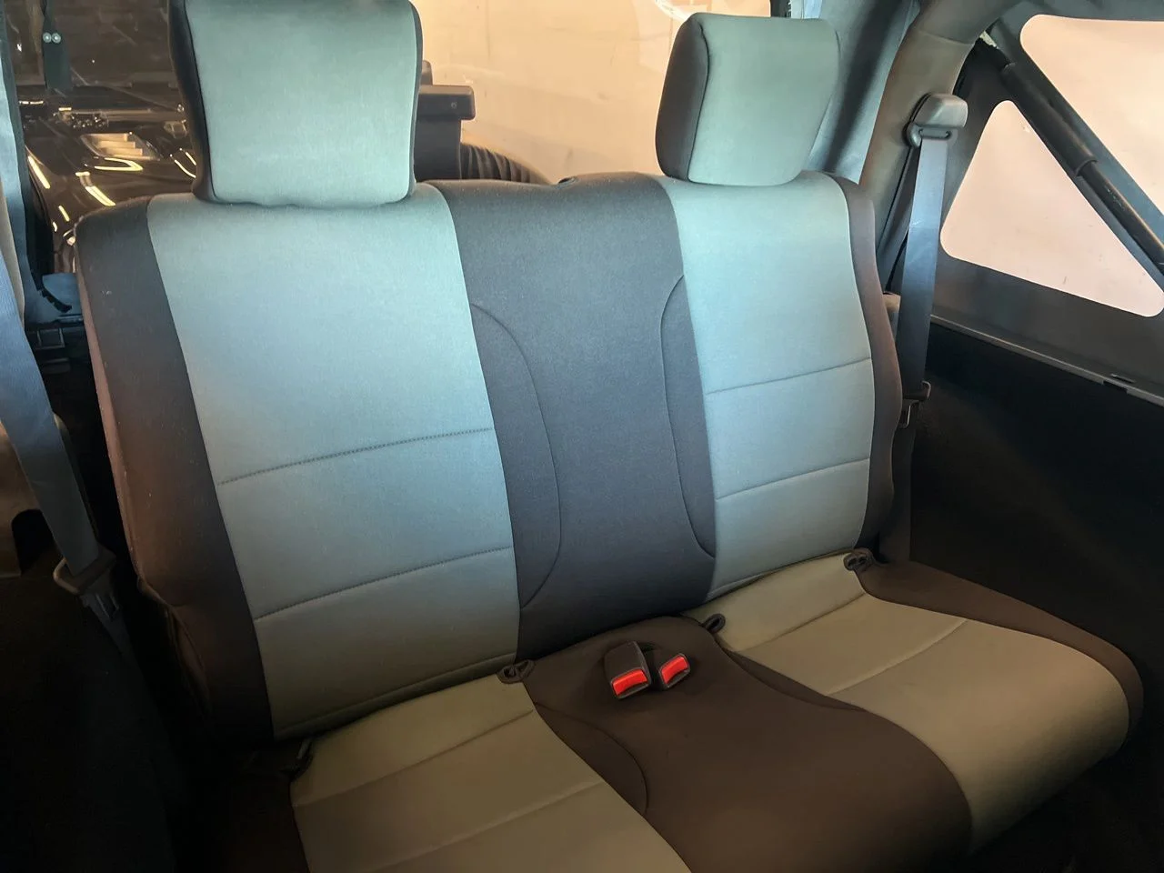 Used 2009 Silver Jeep X image 17